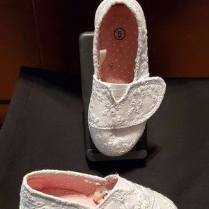 3 FOR $25  Infant shoes fabric upper rubber soles *Preowned*